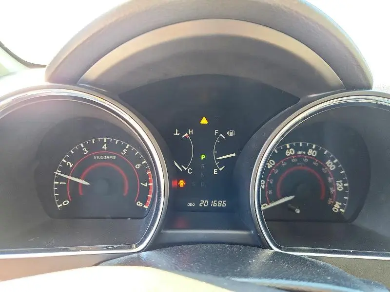 2011 TOYOTA HIGHLANDER SE  