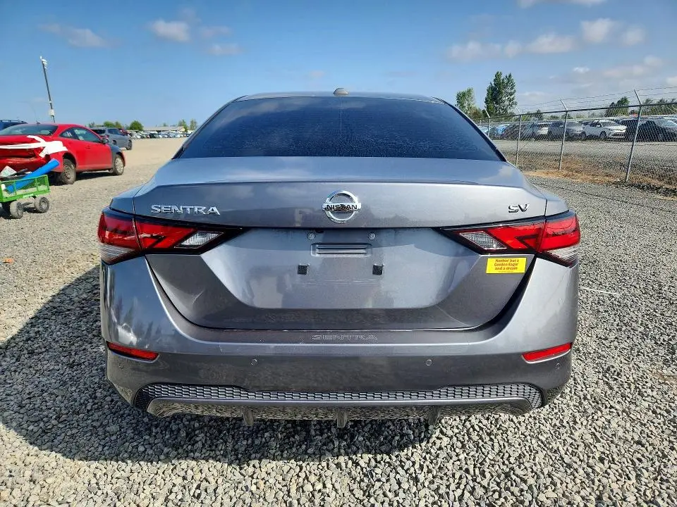 2022 NISSAN SENTRA SV  