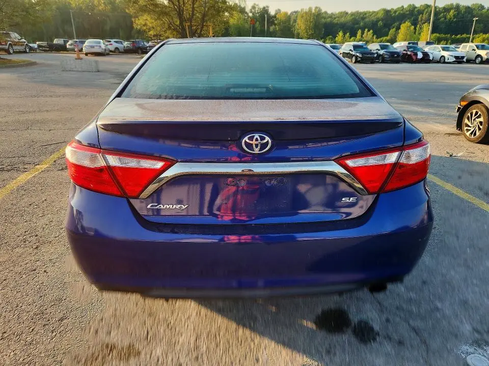2015 TOYOTA CAMRY SE  
