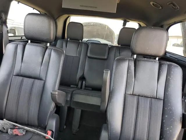 2016 CHRYSLER TOWN & COUNTRY S  