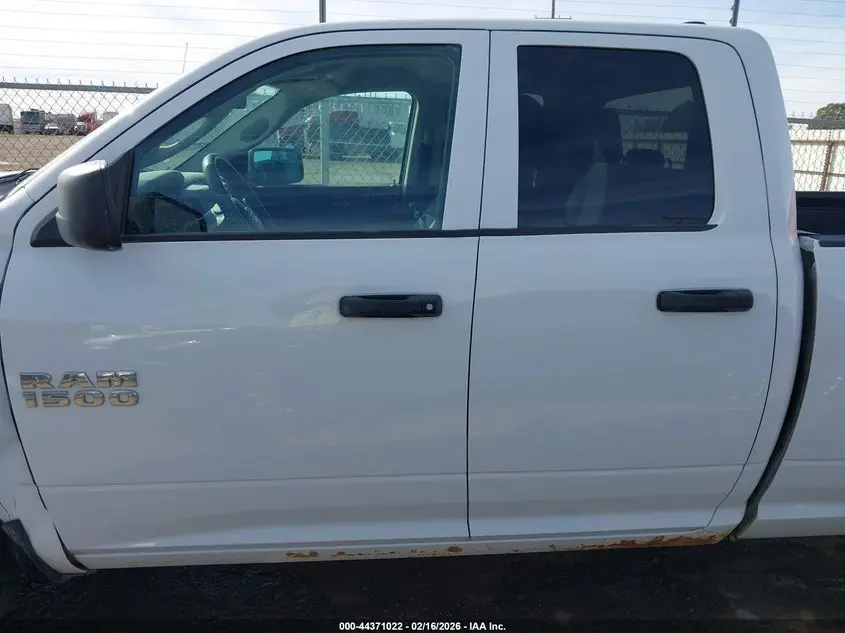 2017 RAM 1500 TRADESMAN  4X4 6'4 BOX