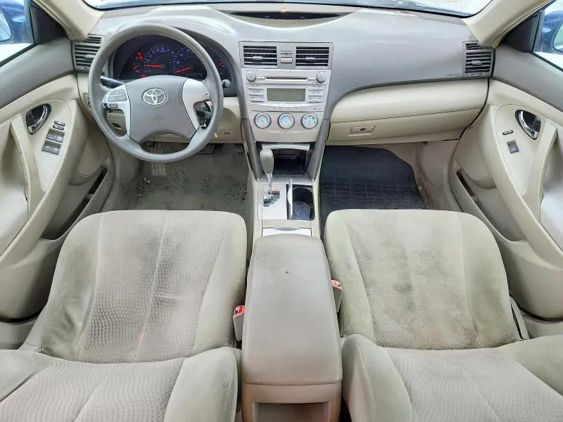 2010 TOYOTA CAMRY LE  
