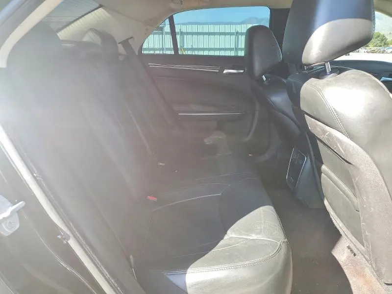 2016 CHRYSLER 300 LIMITED  