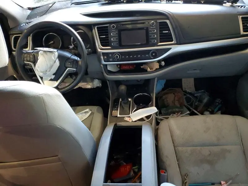 2015 TOYOTA HIGHLANDER LE  