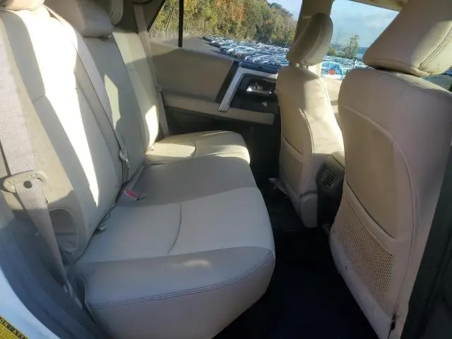 2023 TOYOTA 4RUNNER SE  