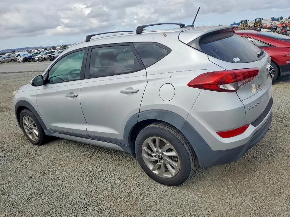 2017 HYUNDAI TUCSON SE  