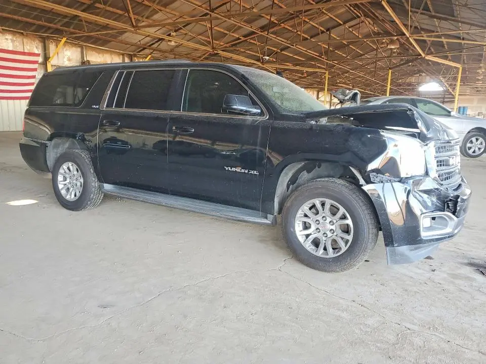 2017 GMC YUKON XL K1500 SLE  