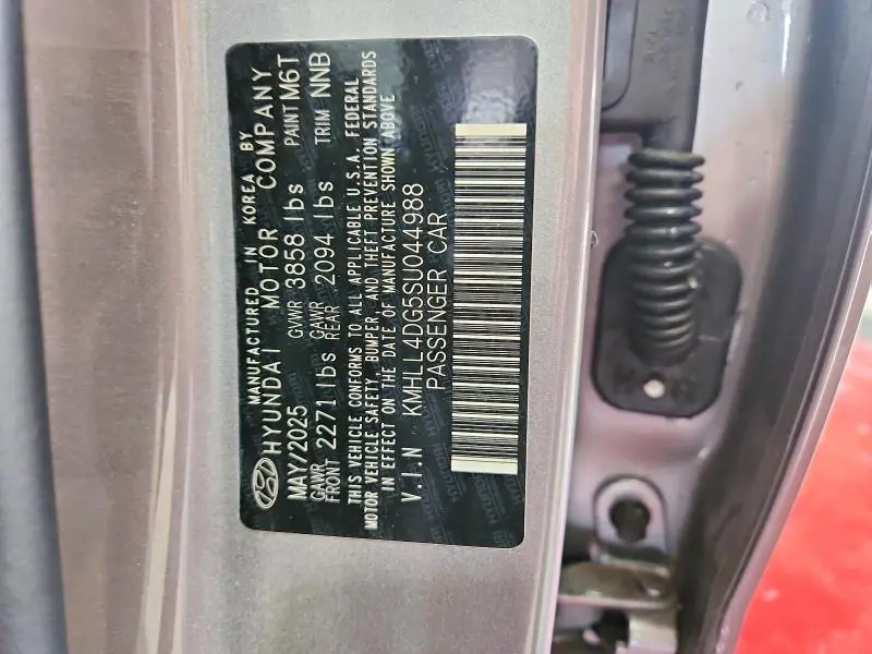 2025 HYUNDAI ELANTRA SE  