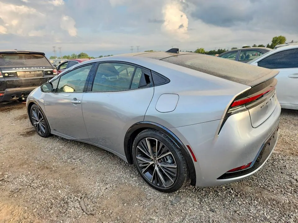 2024 TOYOTA PRIUS XLE  