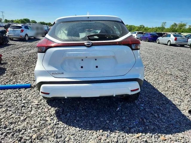 2022 NISSAN KICKS S  