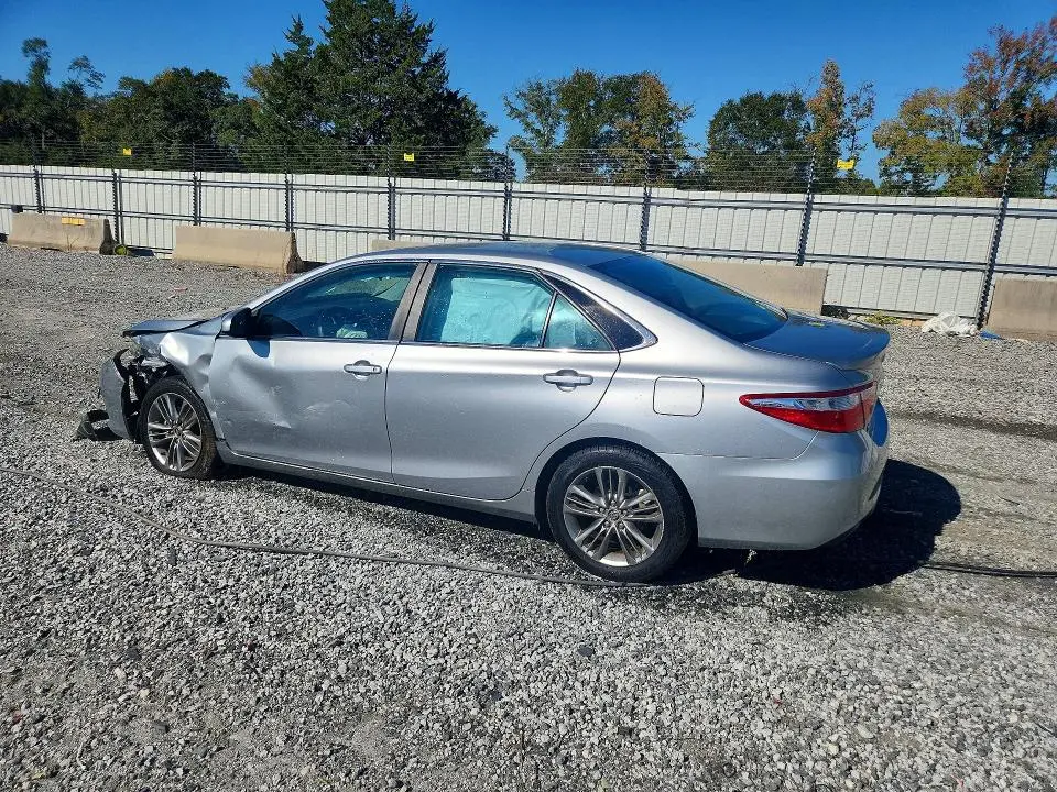 2016 TOYOTA CAMRY SE  