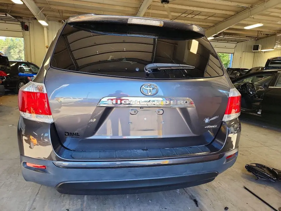 2013 TOYOTA HIGHLANDER LIMITED  