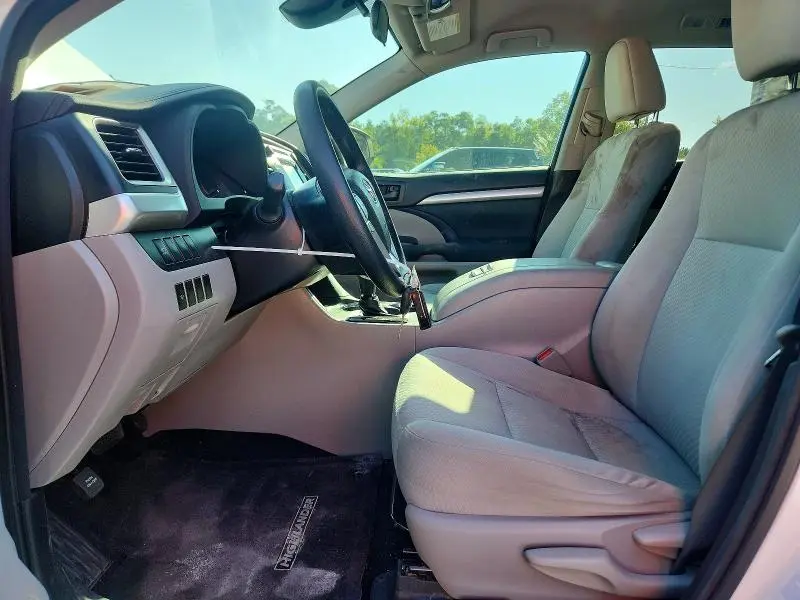 2017 TOYOTA HIGHLANDER LE  