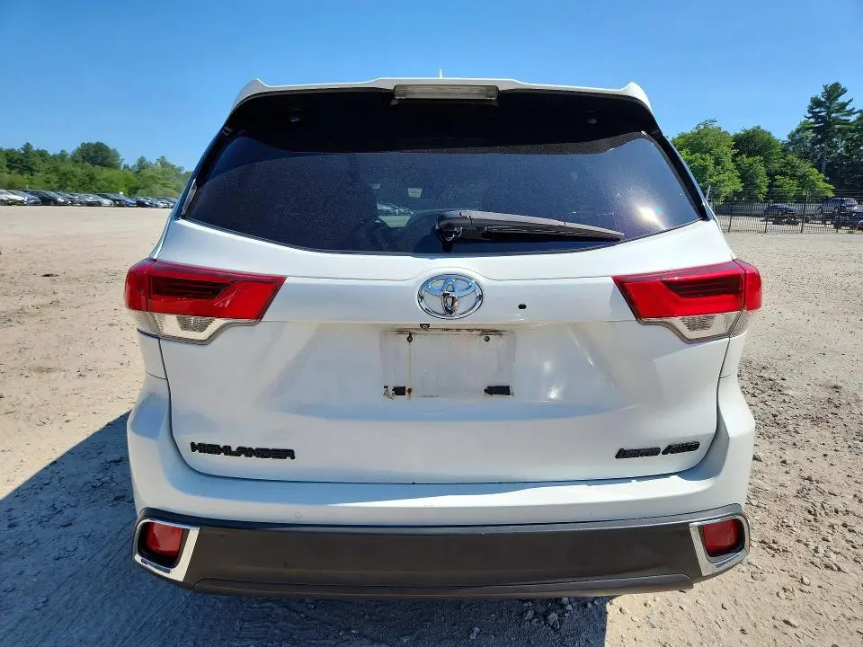 2018 TOYOTA HIGHLANDER LIMITED PLATINUM  