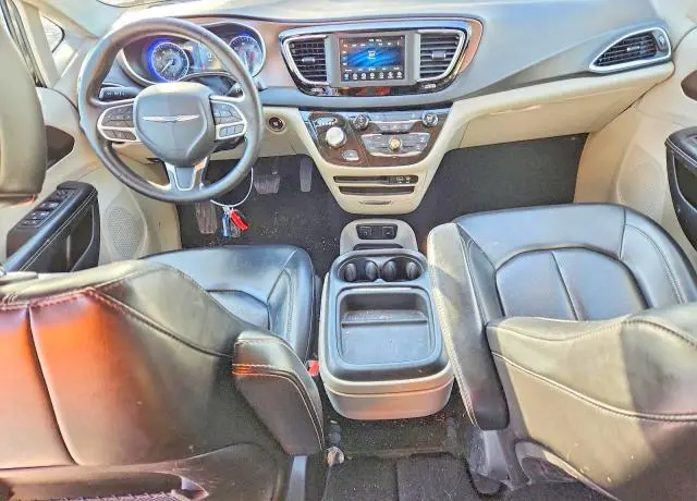 2020 CHRYSLER VOYAGER LXI  