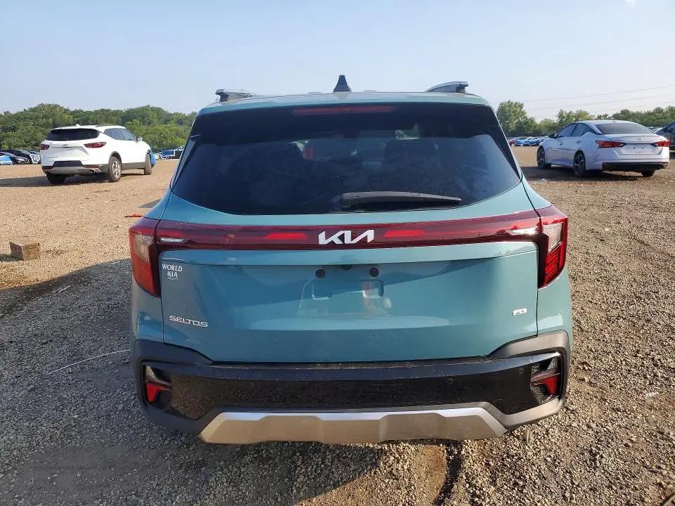 2025 KIA SELTOS EX  