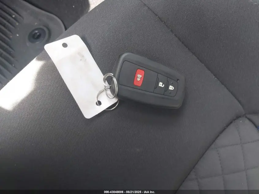 2021 TOYOTA C-HR XLE