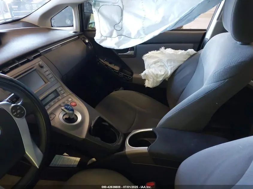 2014 TOYOTA PRIUS THREE