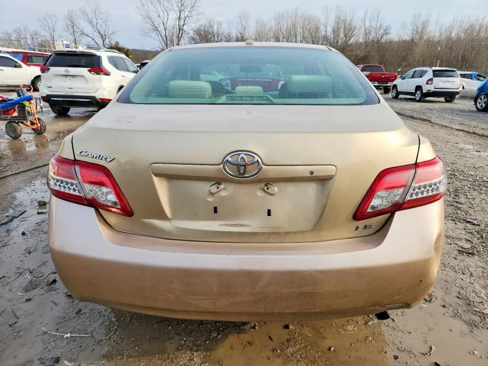 2011 TOYOTA CAMRY LE  