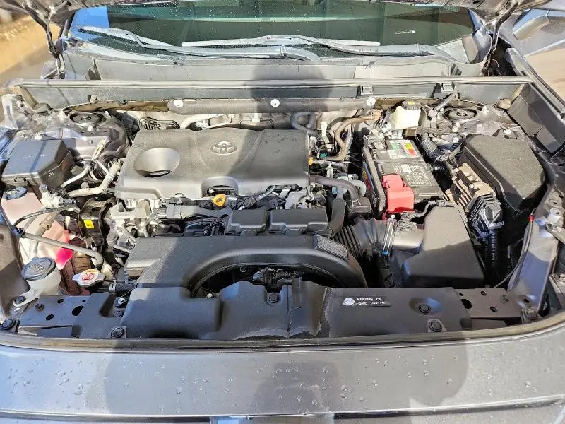 2021 TOYOTA RAV4 XLE  