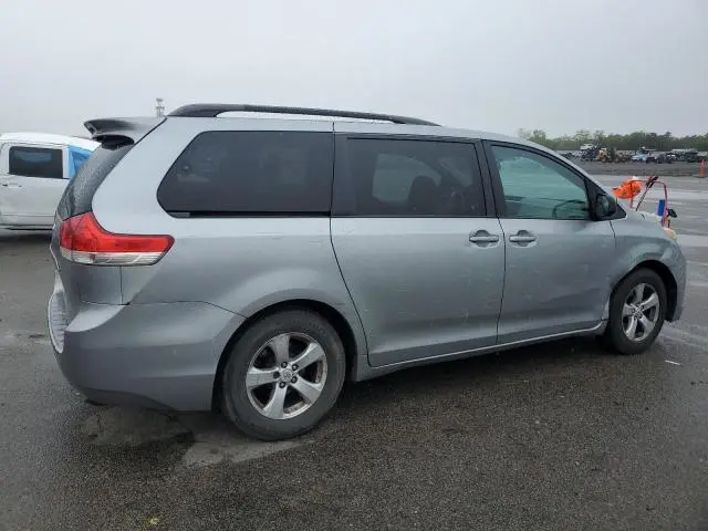 2011 TOYOTA SIENNA LE  