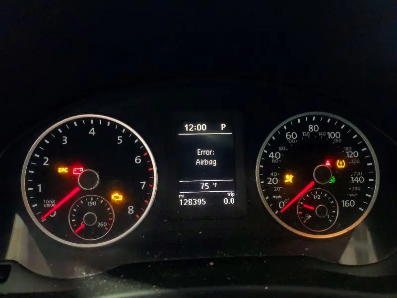 2017 VOLKSWAGEN TIGUAN SPORT  
