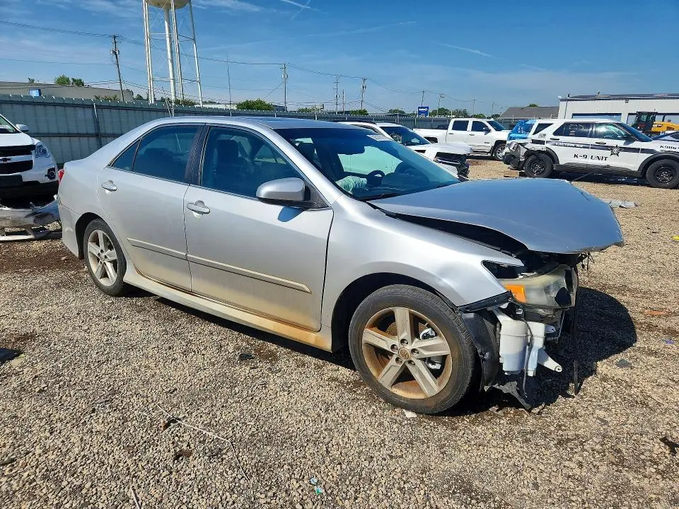 2013 TOYOTA CAMRY SE  