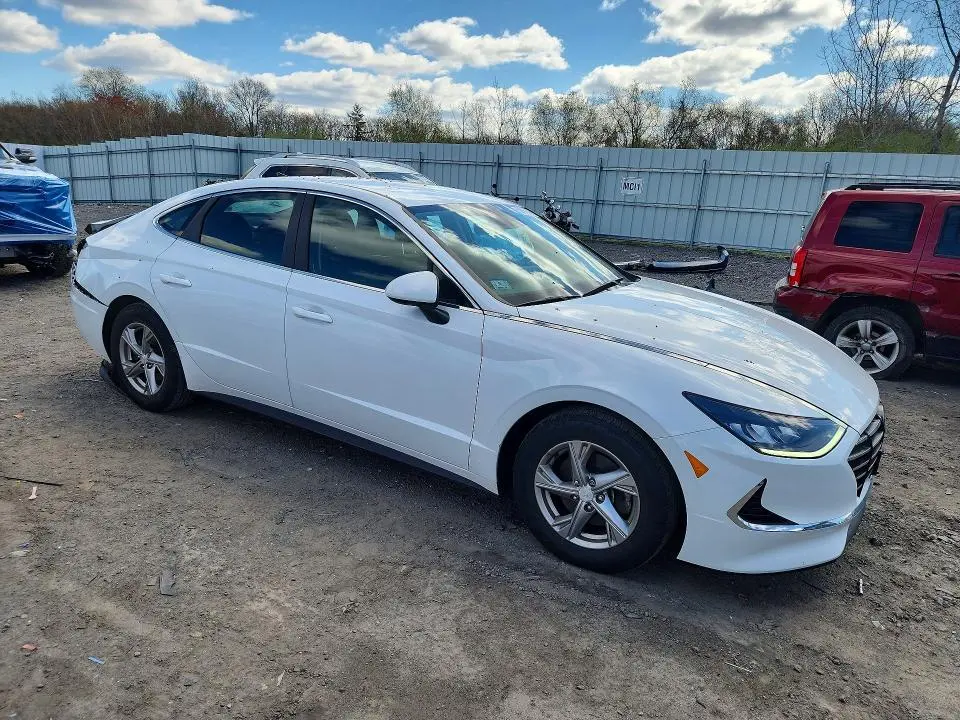 2022 HYUNDAI SONATA SE  