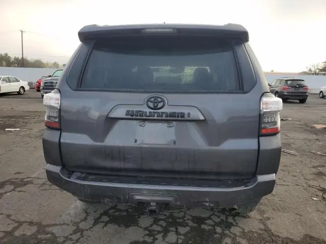 2023 TOYOTA 4RUNNER SE  