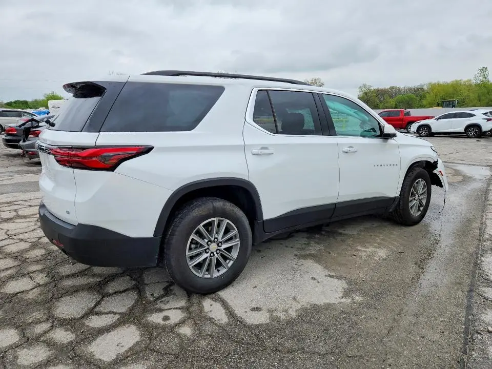 2023 CHEVROLET TRAVERSE LT  