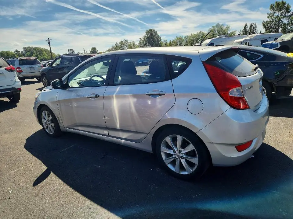 2012 HYUNDAI ACCENT SE  