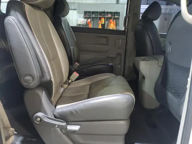 2017 KIA SEDONA LX  