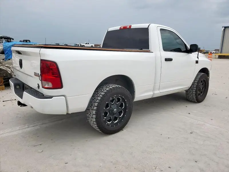 2014 RAM 1500 ST  