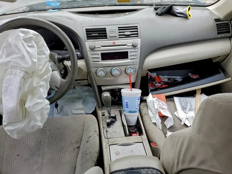 2011 TOYOTA CAMRY LE  