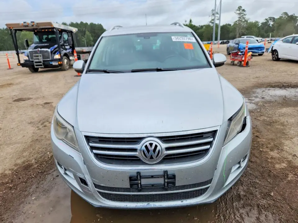 2011 VOLKSWAGEN TIGUAN S  