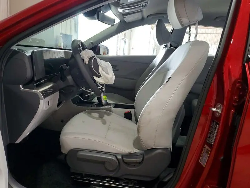 2025 HYUNDAI KONA SE  