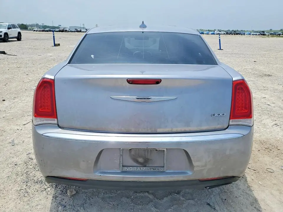 2016 CHRYSLER 300 LIMITED  