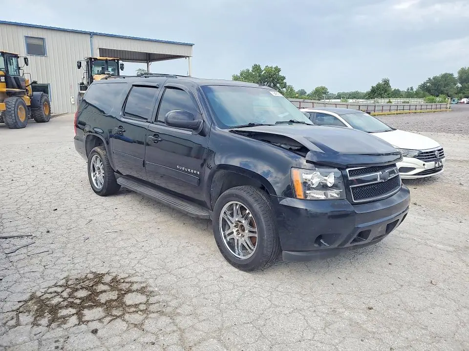 2011 CHEVROLET SUBURBAN K1500 LS  