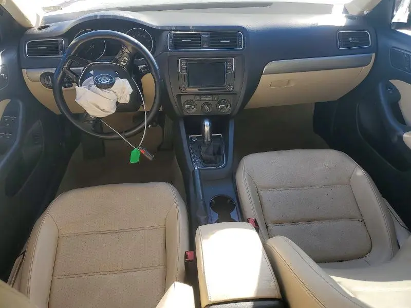 2016 VOLKSWAGEN JETTA SE  