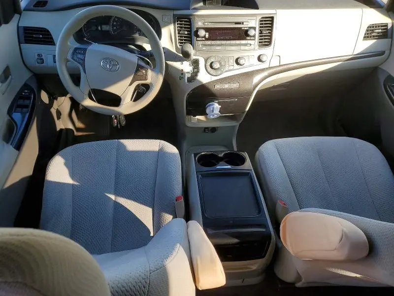 2011 TOYOTA SIENNA LE 8-PASSENGER  