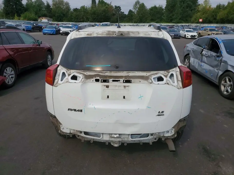 2013 TOYOTA RAV4 LE  
