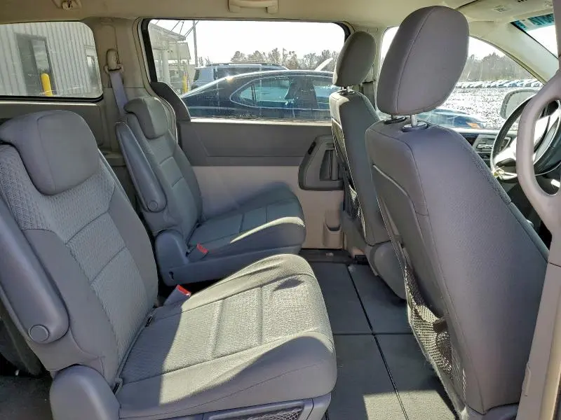 2010 CHRYSLER TOWN & COUNTRY TOURING  