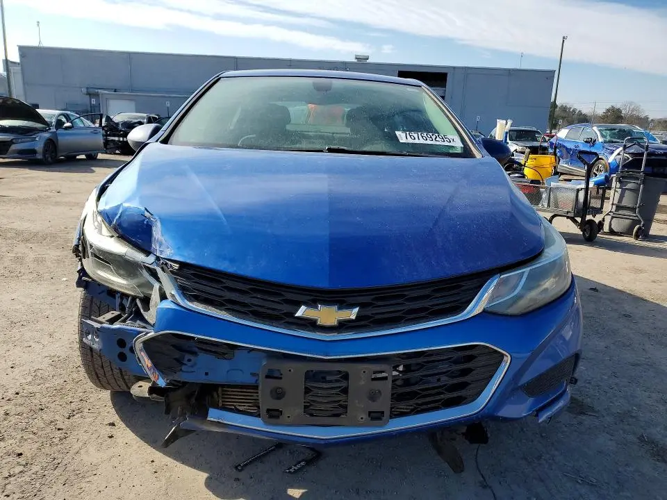 2017 CHEVROLET CRUZE LT  