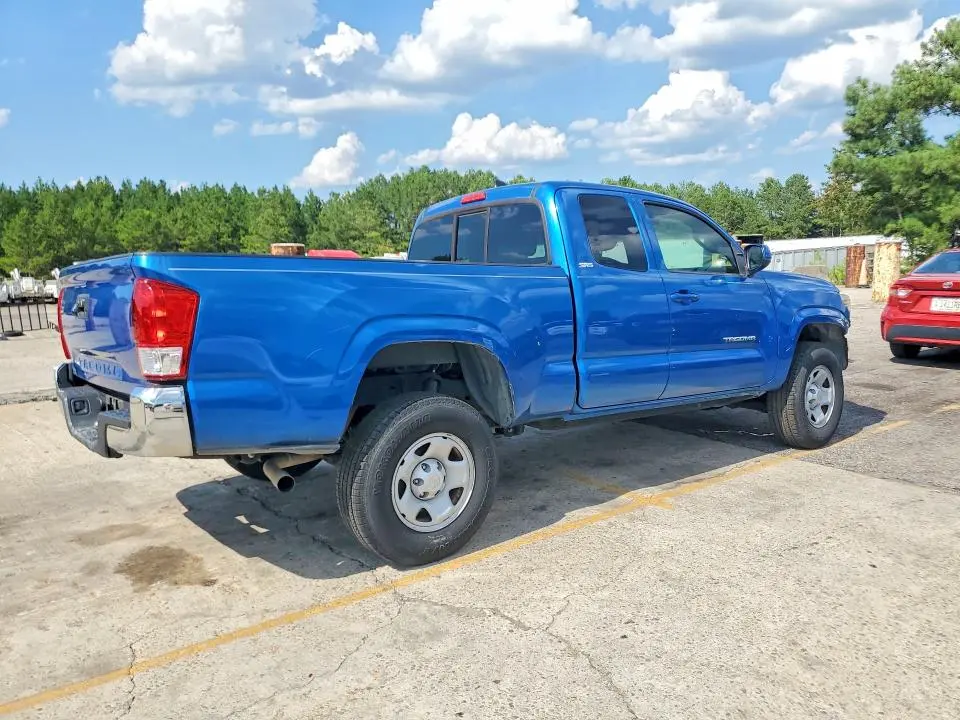 2017 TOYOTA TACOMA SR5  