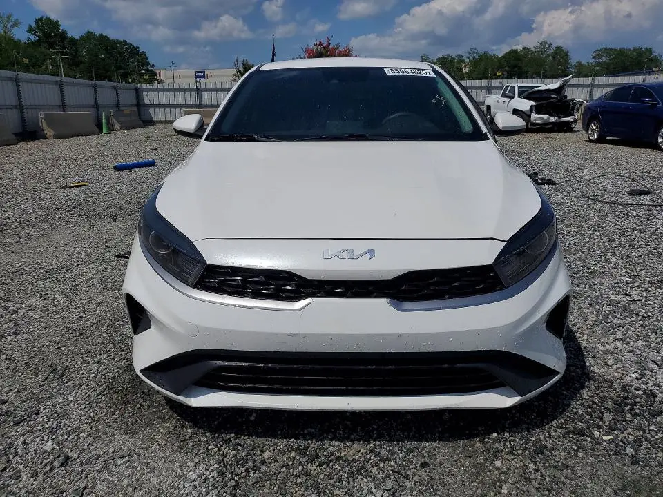 2023 KIA FORTE LXS  