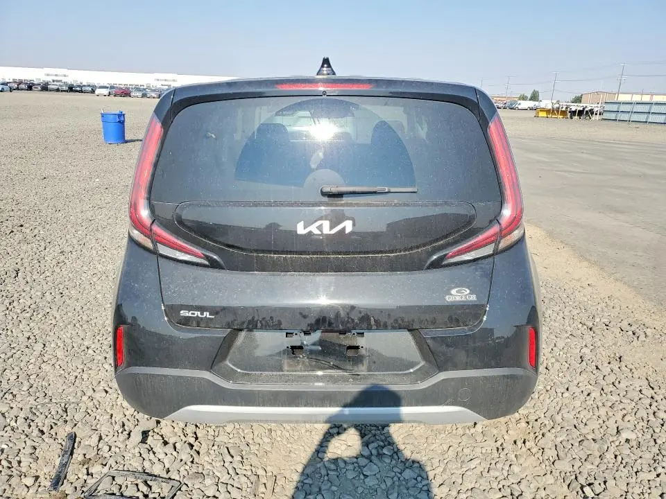 2023 KIA SOUL LX  