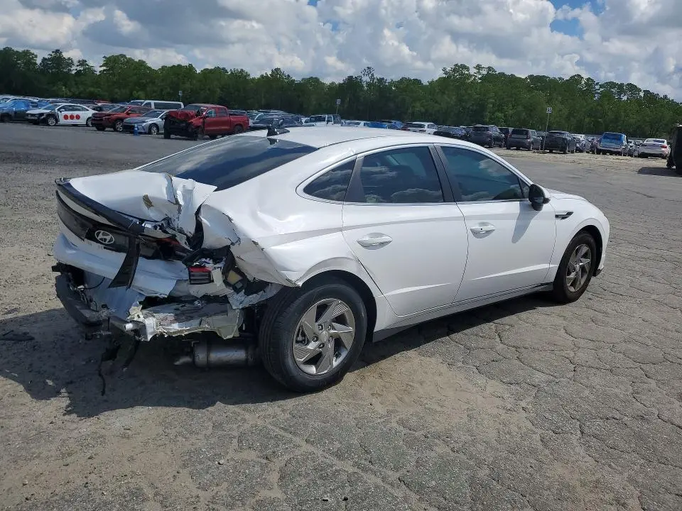 2025 HYUNDAI SONATA SE  
