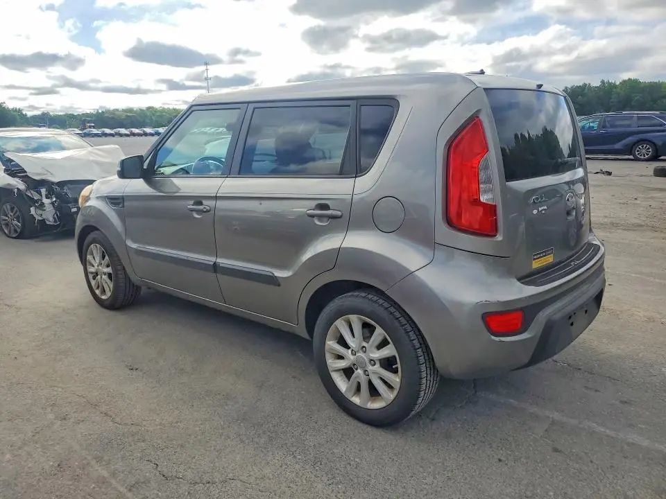 2013 KIA SOUL +  