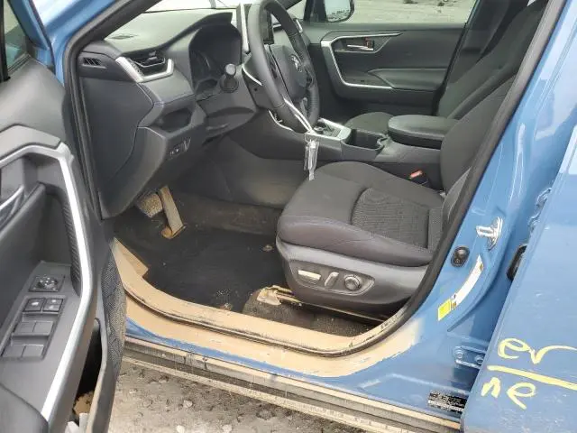 2023 TOYOTA RAV4 SE  