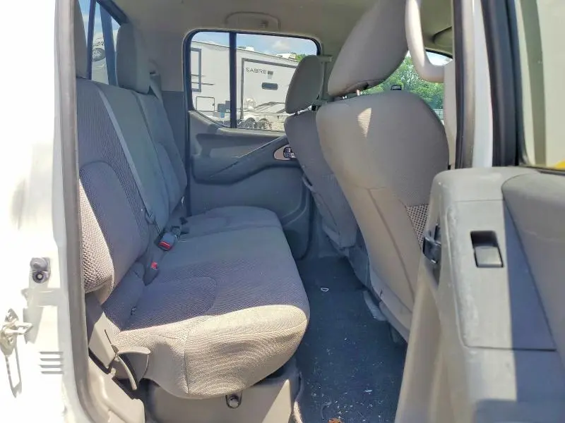 2018 NISSAN FRONTIER SV  